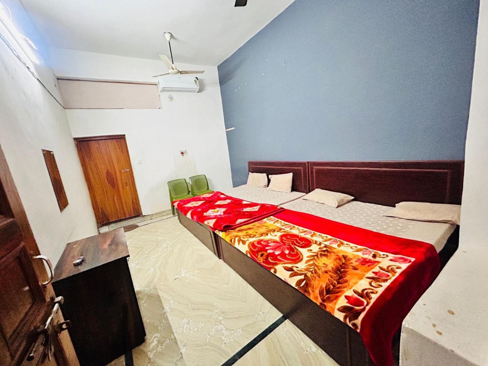 Agrawal Inn Guest House Matura Exterior foto
